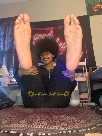 sunflowersoftsoles porno video and photo pack Onlyfans leaked 2025 ( 3.5 GB )